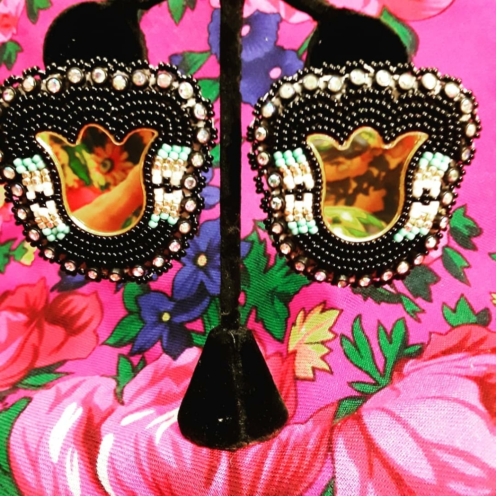 Black Tulip w/ Golden Mirror